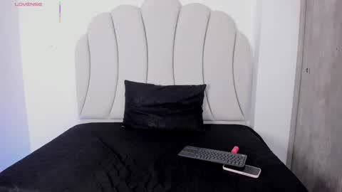 Snapshot of kaity_layne chatting on 03-12-25, 12:42 Kaity Lane online show from 03-12-25, 12:42