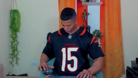 Snapshot of kale_tomson chatting on 02-06-25, 04:36 kale thomson online show from 02-06-25, 04:36