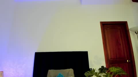 Snapshot of kalimonroee chatting on 12-16-24, 11:44 KaliMonroe online show from 12-16-24, 11:44