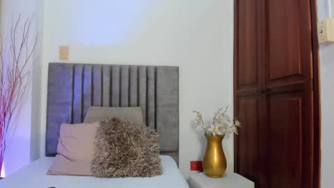 Snapshot of kalimonroee chatting on 12-17-24, 11:39 KaliMonroe online show from 12-17-24, 11:39