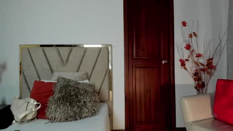 Snapshot of kalimonroee chatting on 12-20-24, 11:43 KaliMonroe online show from 12-20-24, 11:43