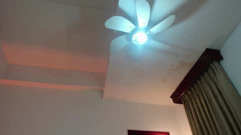 Snapshot of kalimonroee chatting on 12-30-24, 11:37 KaliMonroe online show from 12-30-24, 11:37