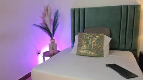 Snapshot of kalimonroee chatting on 01-24-25, 11:37 KaliMonroe online show from 01-24-25, 11:37