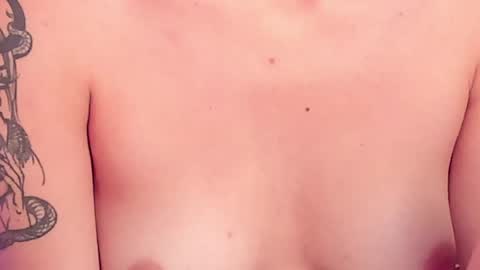 Snapshot of kalimonroee chatting on 01-27-25, 02:46 KaliMonroe online show from 01-27-25, 02:46