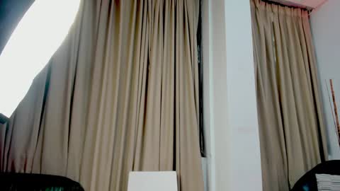 Snapshot of kalimonroee chatting on 02-08-25, 12:17 KaliMonroe online show from 02-08-25, 12:17