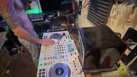 Snapshot of kamikazeozzy_juicylucee chatting on 01-12-26, 05:45 kamikazeozzy_juicylucee online show from 01-12-26, 05:45