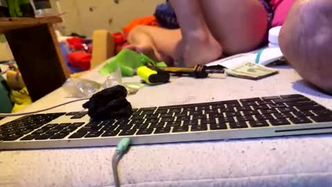 Snapshot of kamikazeozzy_juicylucee chatting on 02-09-26, 09:13 kamikazeozzy_juicylucee online show from 02-09-26, 09:13