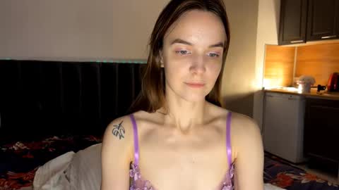 Amilia online show from 10-15-25, 07:25