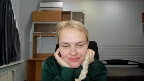 Snapshot of kamilagame chatting on 11-26-25, 06:47 Camila online show from 11-26-25, 06:47