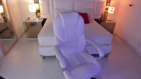 Kamila online show from 12-13-24, 03:43