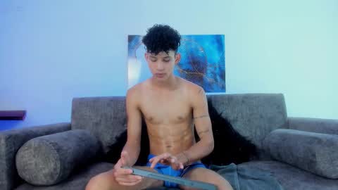 Snapshot of kamisuarezz chatting on 11-25-25, 06:41 Kami online show from 11-25-25, 06:41