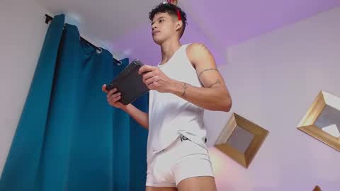 Snapshot of kamisuarezz chatting on 12-04-25, 06:27 Kami online show from 12-04-25, 06:27