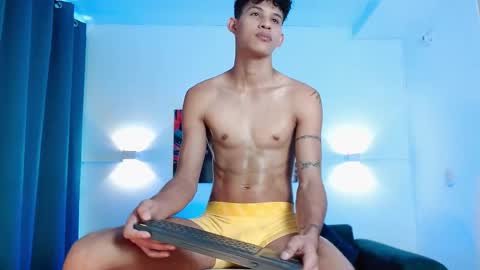 Snapshot of kamisuarezz chatting on 12-13-25, 07:53 Kami online show from 12-13-25, 07:53