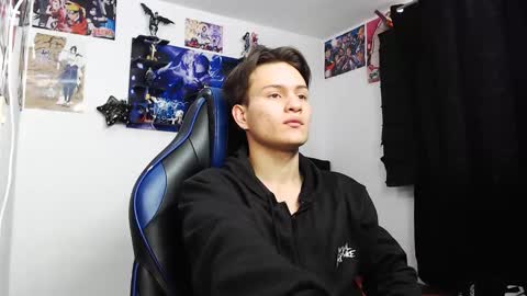 Snapshot of kanekixxxhot chatting on 10-06-25, 12:57 andres online show from 10-06-25, 12:57