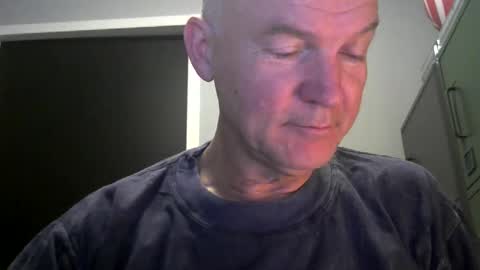 Robbie online show from 11-25-25, 05:40