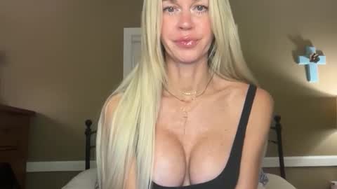 kara online show from 10-26-25, 10:04