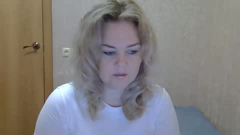 karennelsonx online show from 10-19-25, 01:12