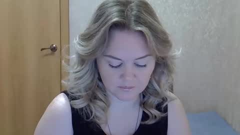 karennelsonx online show from 11-09-25, 10:24