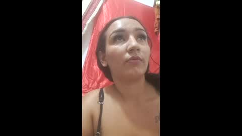 Snapshot of karenroomm chatting on 12-16-25, 01:32 karenroomm online show from 12-16-25, 01:32