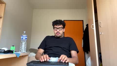 karim03larbi online show from 03-07-25, 12:34