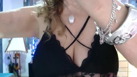 Snapshot of karima_sarabe chatting on 12-04-24, 01:36 karima_sarabe online show from 12-04-24, 01:36