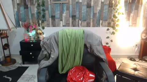 Snapshot of karima_sarabe chatting on 09-29-25, 09:19 karima_sarabe online show from 09-29-25, 09:19