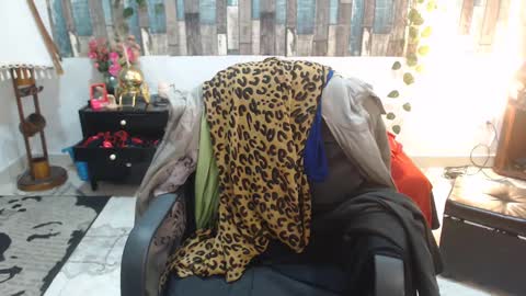 Snapshot of karima_sarabe chatting on 10-03-25, 09:01 karima_sarabe online show from 10-03-25, 09:01