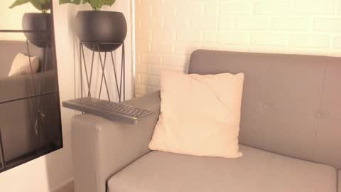 Kari online show from 02-18-25, 03:21