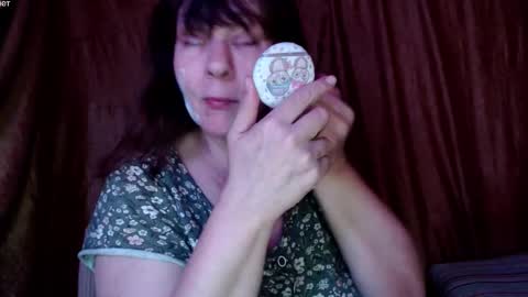 Snapshot of karina_ren chatting on 10-28-25, 08:29 Karina online show from 10-28-25, 08:29