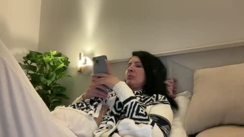 Karina online show from 12-20-24, 11:05