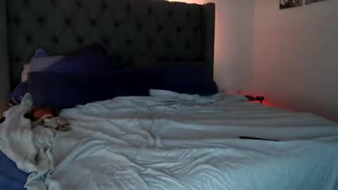 karinakummings online show from 11-08-25, 03:23