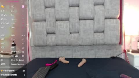 KarinaSimonz online show from 12-18-24, 11:30