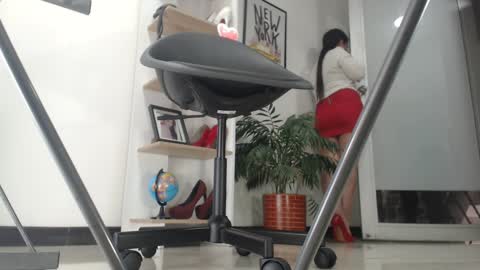 Snapshot of karinbellee chatting on 01-04-25, 07:44 Karin online show from 01-04-25, 07:44