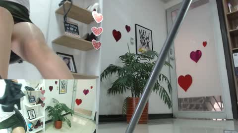 Snapshot of karinbellee chatting on 02-19-25, 02:34 Karin online show from 02-19-25, 02:34