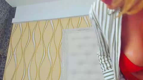 Snapshot of karissia_ chatting on 09-22-25, 05:15 KARISSIA online show from 09-22-25, 05:15