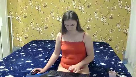 Snapshot of karla318103 chatting on 10-24-25, 05:31 Karla online show from 10-24-25, 05:31