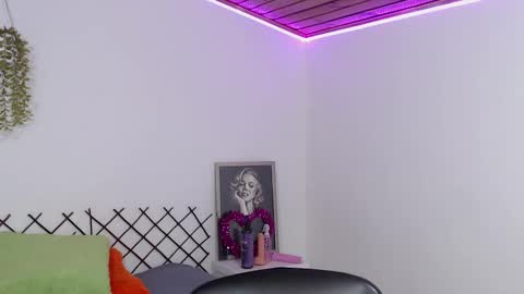 Karla online show from 09-27-25, 02:11