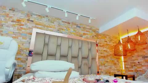 Snapshot of karla_dunn chatting on 01-24-25, 03:00 Karla online show from 01-24-25, 03:00