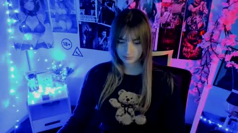 Karla online show from 11-22-25, 01:32