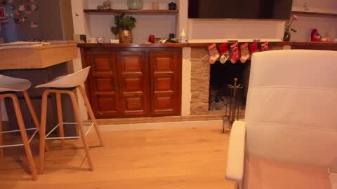 Snapshot of karla_hotwife chatting on 01-04-25, 04:43 Carla Connor online show from 01-04-25, 04:43