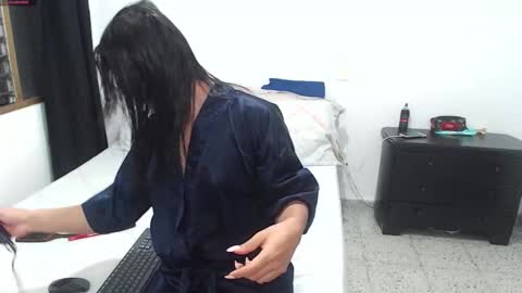 Snapshot of karla_kitten_ chatting on 10-13-25, 12:54 Miss Karla online show from 10-13-25, 12:54