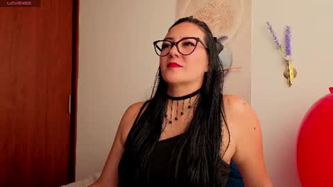 Snapshot of karla_valk1 chatting on 07-15-26, 04:45 karla online show from 07-15-26, 04:45