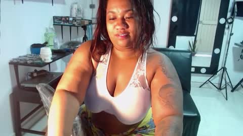 Snapshot of karlaluann chatting on 01-17-26, 12:32 karlaluann online show from 01-17-26, 12:32