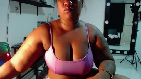 Snapshot of karlaluann chatting on 01-19-26, 11:14 karlaluann online show from 01-19-26, 11:14