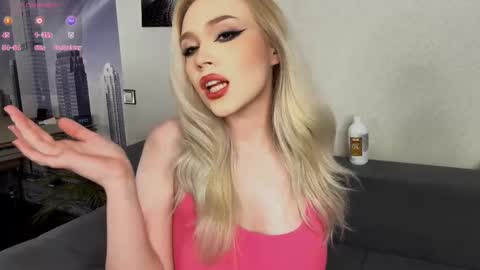 Snapshot of karlenegries chatting on 12-23-25, 02:09 Olivia online show from 12-23-25, 02:09