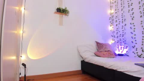 Karlye online show from 12-10-24, 05:55