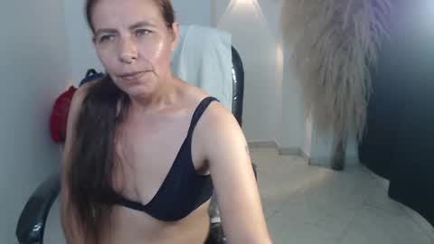 KARLYE online show from 01-08-26, 03:53