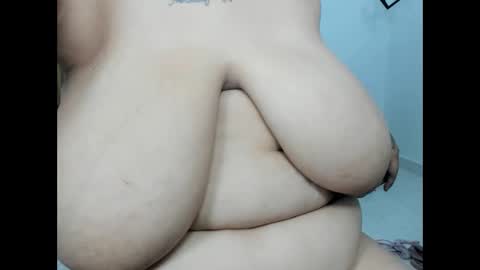 Snapshot of karol_c31 chatting on 11-14-25, 02:43 Karol online show from 11-14-25, 02:43