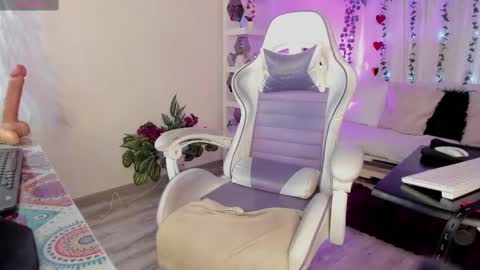 Snapshot of karol_elegance_ chatting on 03-12-25, 05:07 karol online show from 03-12-25, 05:07