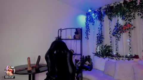 Snapshot of karol_elegance_ chatting on 04-30-26, 12:55 karol online show from 04-30-26, 12:55